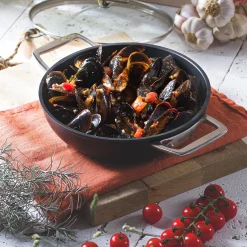 CRISTEL Sauteuse aluminium à anses fixes avec couvercle